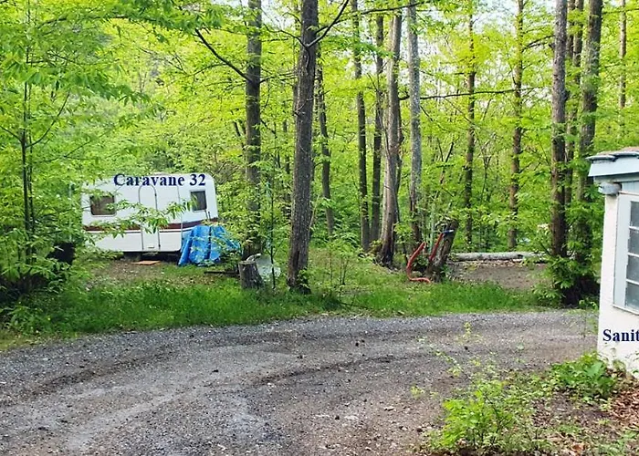 Camping Le P'tit Bonheur مكان تخييم